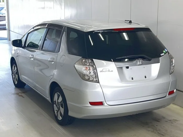 Honda FIT SHUTTLE — фото 2