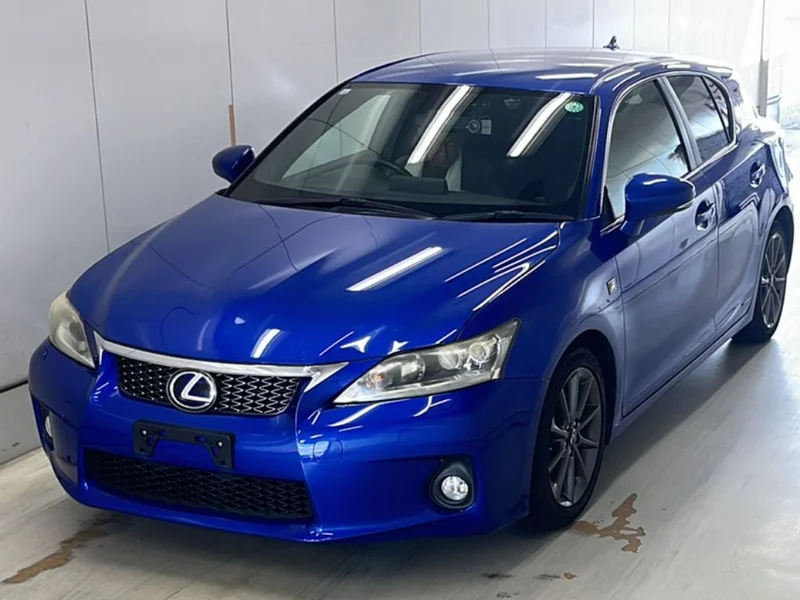 Lexus CT — фото 1