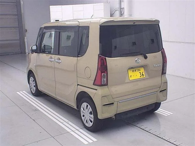 Daihatsu TANTO — фото 2