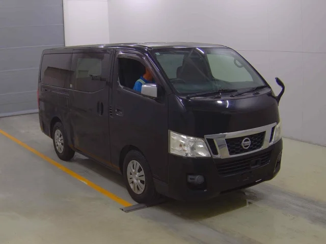 Nissan CARAVAN VAN — фото 1