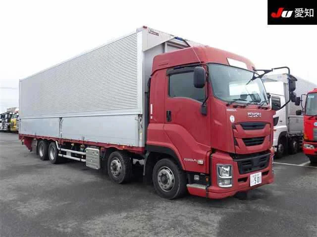 Isuzu GIGA