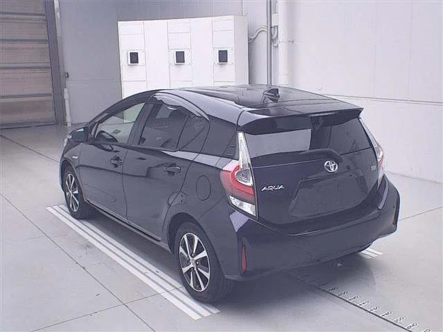 Toyota AQUA — фото 2