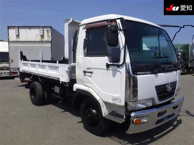Nissan TRUCK