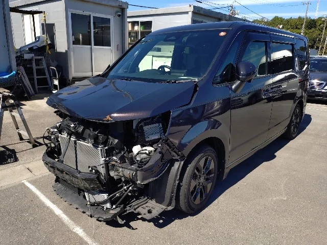 Honda STEP WAGON — фото 1