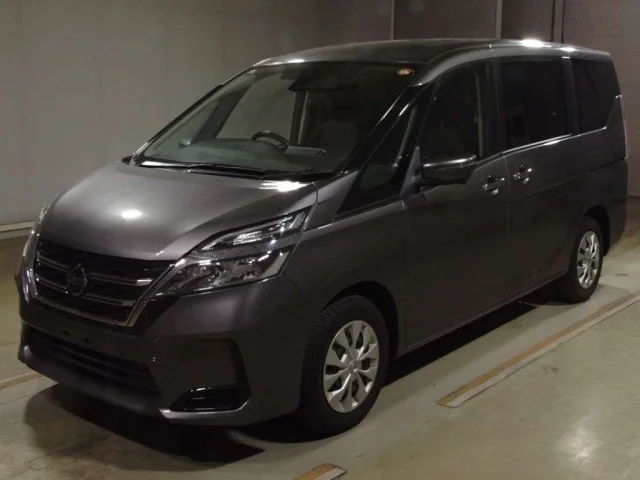 Nissan SERENA — фото 1