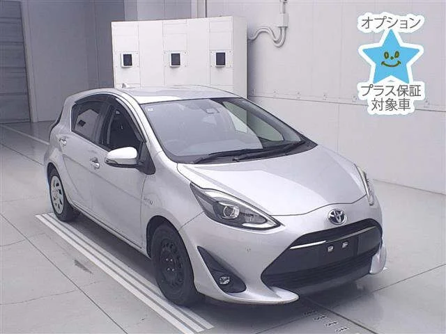 Toyota AQUA — фото 1