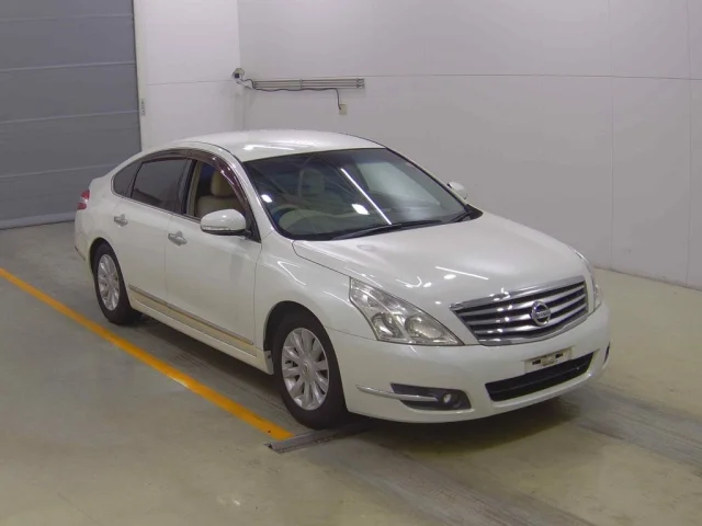 Nissan TEANA