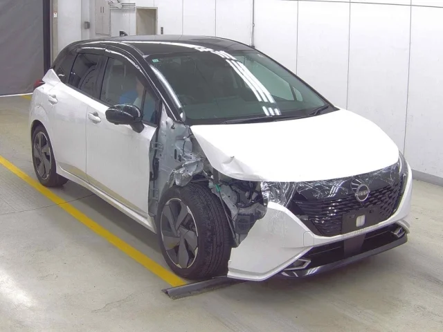 Nissan AURA