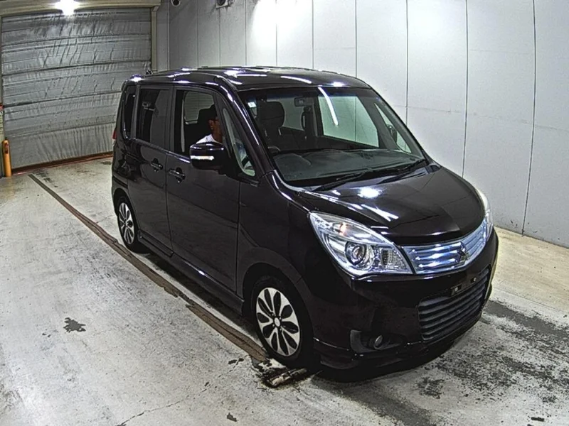 Mitsubishi DELICA D2 — фото 1