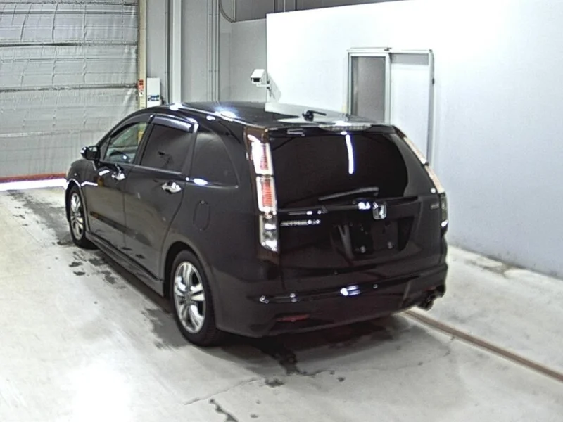Honda STREAM — фото 2