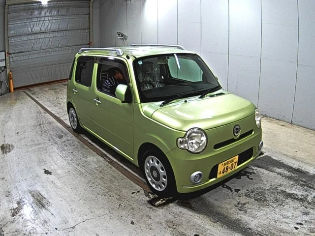 Daihatsu MIRA