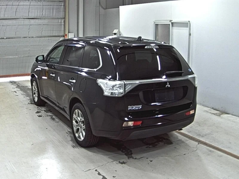 Mitsubishi OUTLANDER PHEV — фото 2