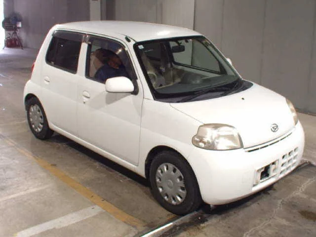 Daihatsu ESSE