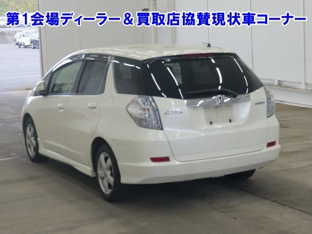 Honda FIT SHUTTLE — фото 2