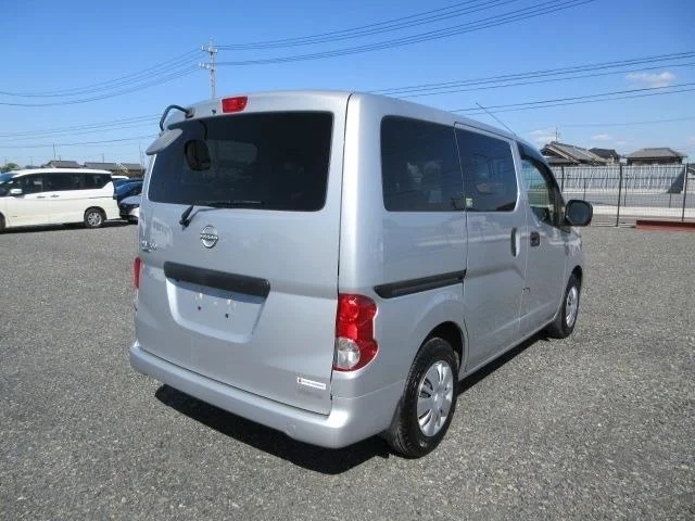 Nissan NV200 — фото 2