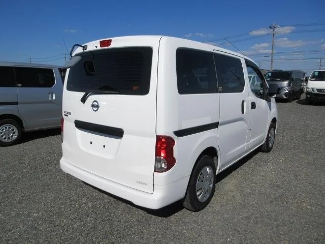 Nissan NV200 — фото 2