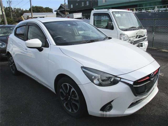 Mazda DEMIO — фото 1