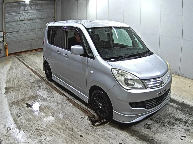 Mitsubishi DELICA D2 — фото 1