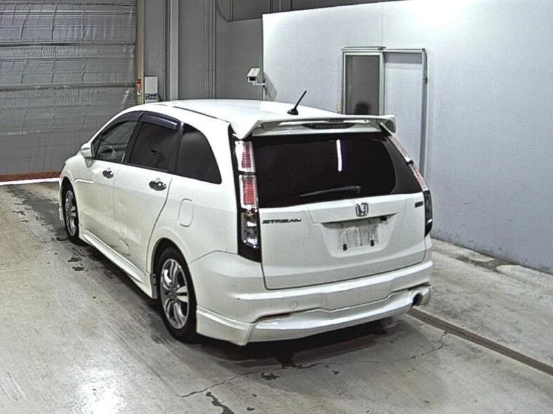 Honda STREAM — фото 2