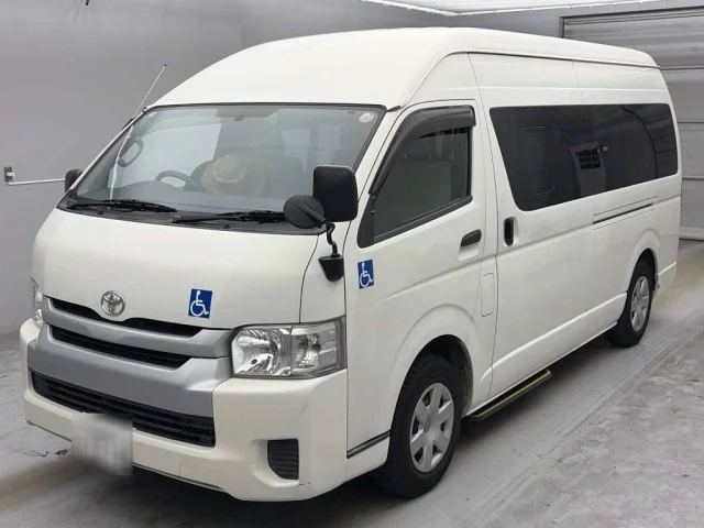 Toyota REGIUS ACE COMMUTER