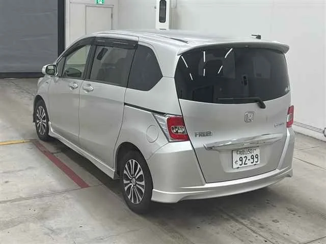 Honda FREED HYBRID — фото 2