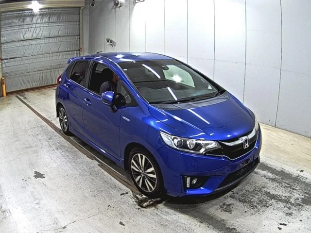Honda FIT — фото 1