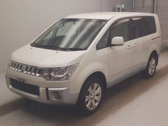 Mitsubishi DELICA D5