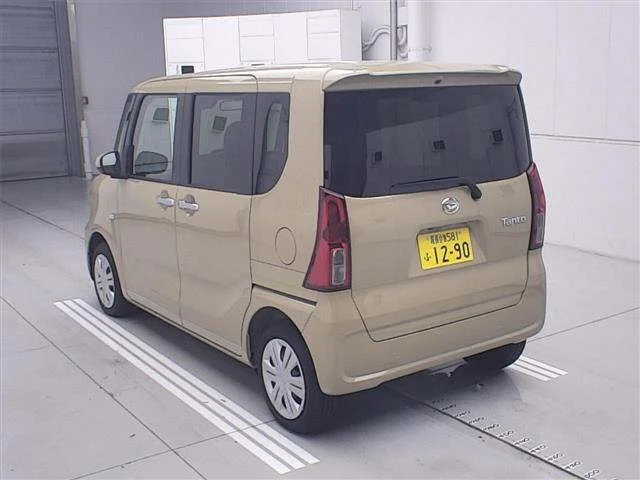 Daihatsu TANTO — фото 2
