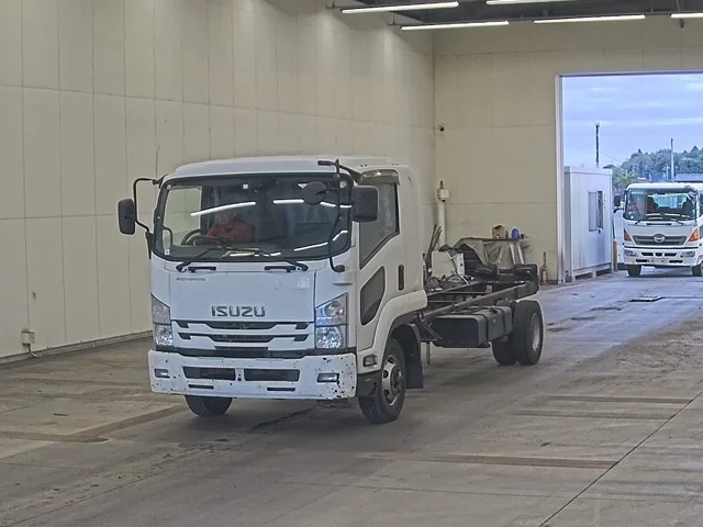 Isuzu FORWARD — фото 1