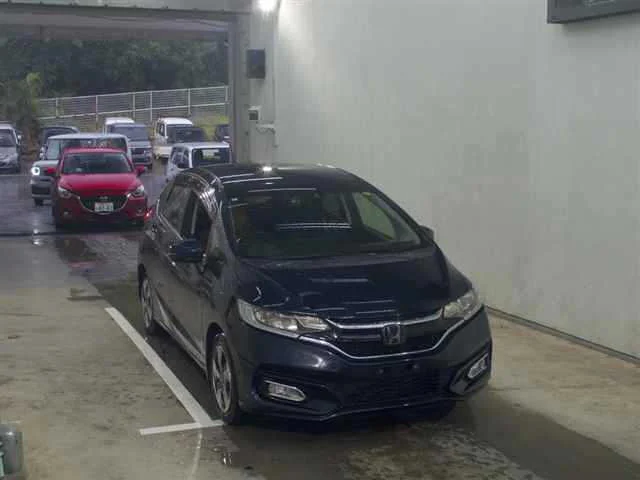 Honda FIT — фото 1