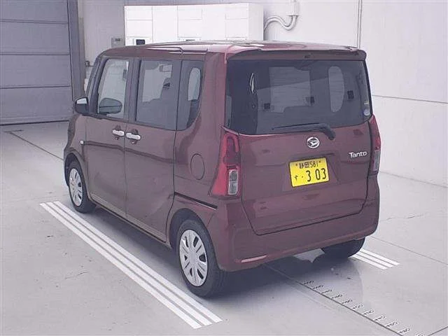 Daihatsu TANTO — фото 2