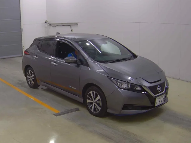 Nissan LEAF — фото 1