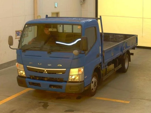 Mitsubishi CANTER — фото 1