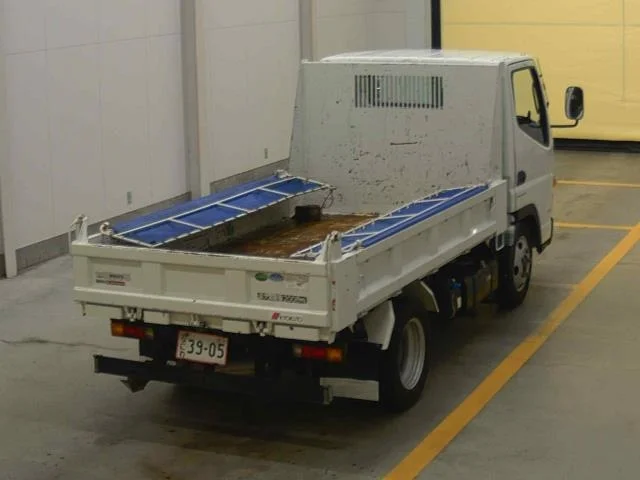 Mitsubishi CANTER — фото 2