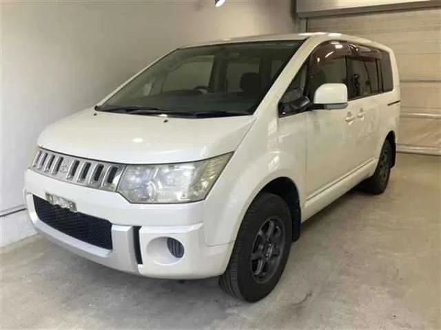 Mitsubishi DELICA D5