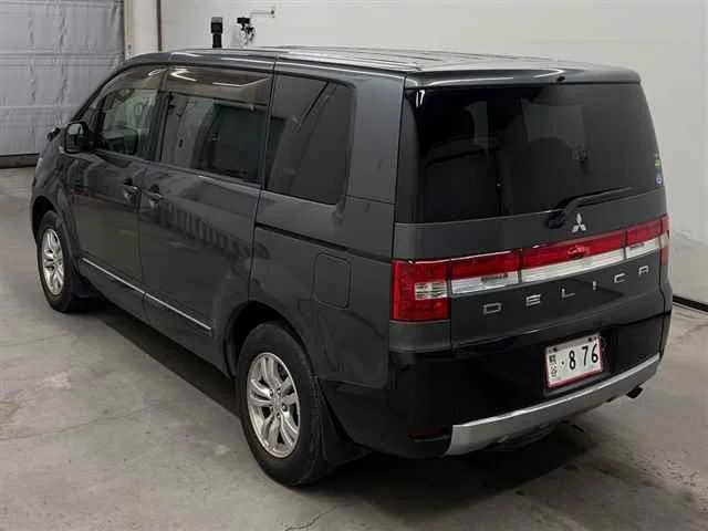 Mitsubishi DELICA D5 — фото 2