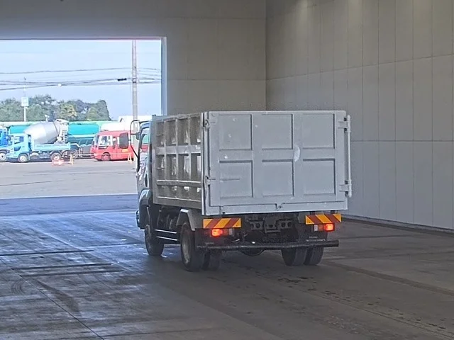 Isuzu FORWARD — фото 2