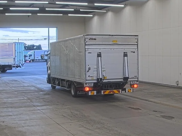 Isuzu FORWARD — фото 2
