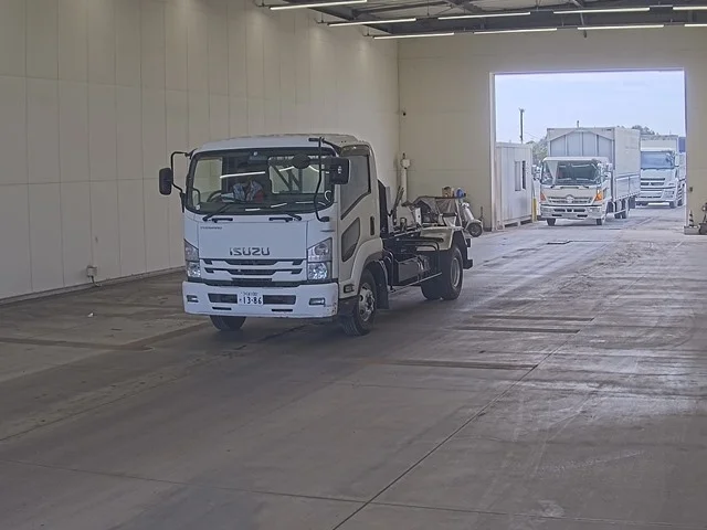 Isuzu FORWARD — фото 1