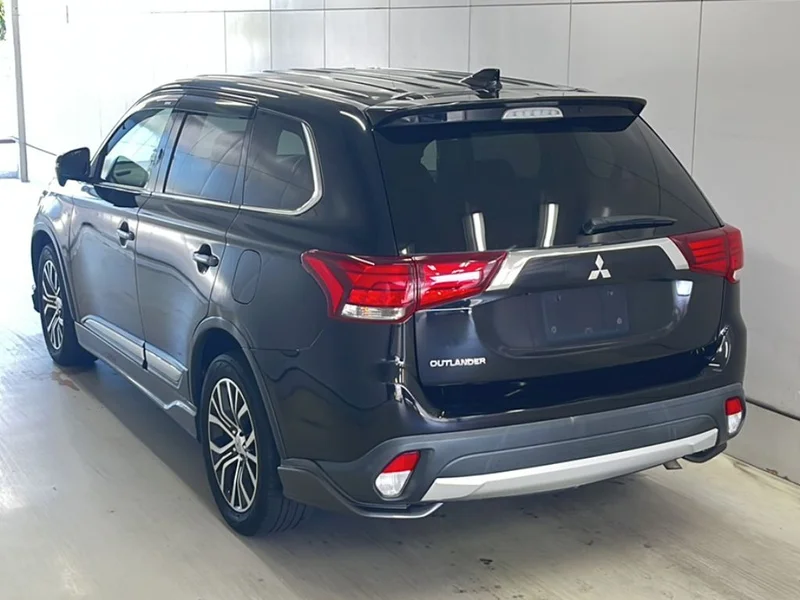 Mitsubishi OUTLANDER — фото 2