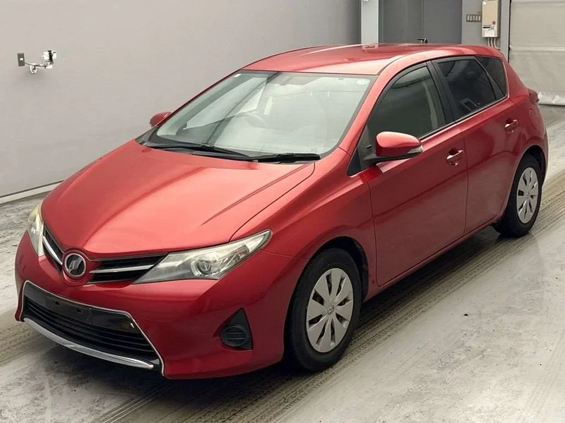 Toyota AURIS — фото 1