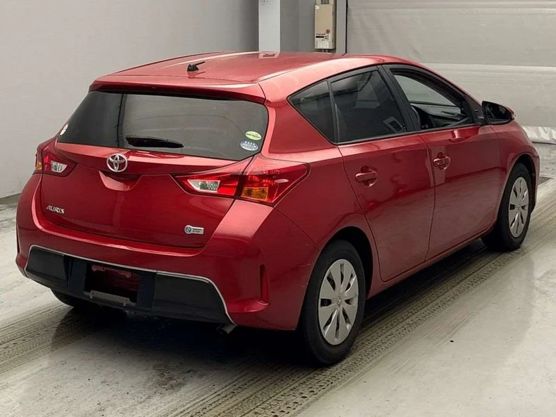 Toyota AURIS — фото 2