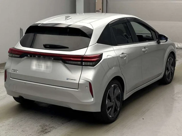 Nissan AURA — фото 2