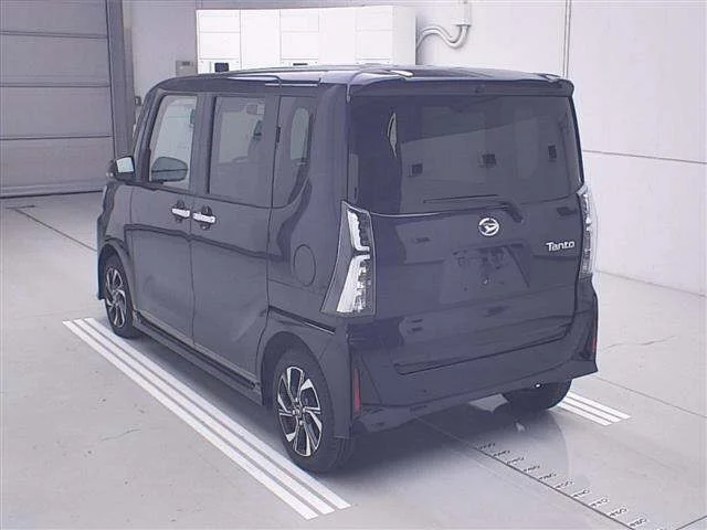 Daihatsu TANTO — фото 2