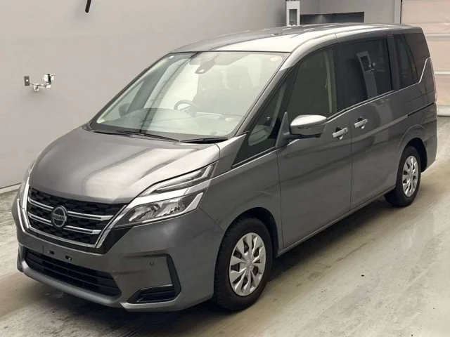 Nissan SERENA — фото 1