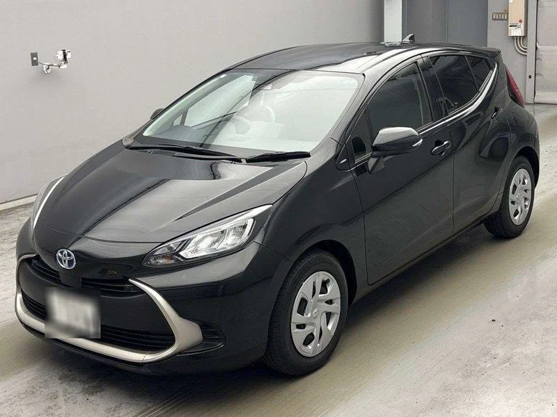 Toyota AQUA — фото 1