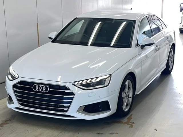 Audi A4 — фото 1