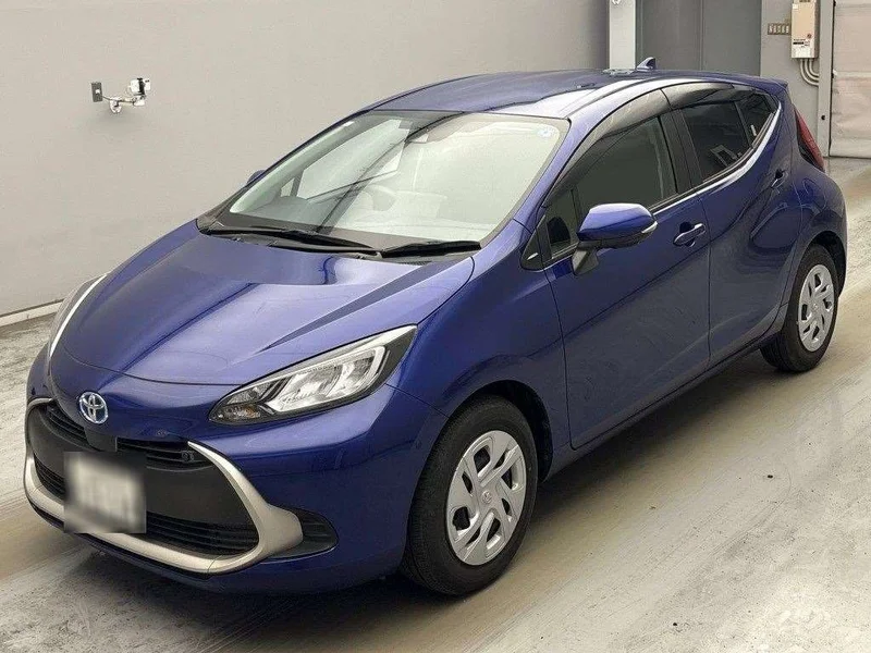 Toyota AQUA — фото 1