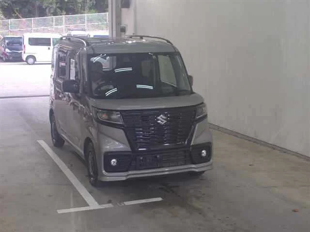 Suzuki SPACIA BASE