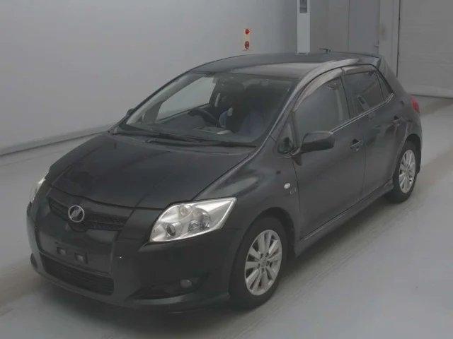 Toyota AURIS — фото 1